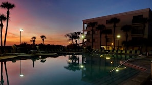 Condo, nhiều giường (Land's End 5-305 Gulf-Bay Front) | Hồ bơi | Hồ bơi nước nóng