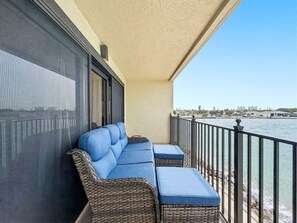 Condo, varias camas (Land's End 5-305 Gulf-Bay Front) | Terraza o patio