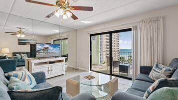 Condo, 1 Queen Bed (Ocean Terrace Club 601) | Living area