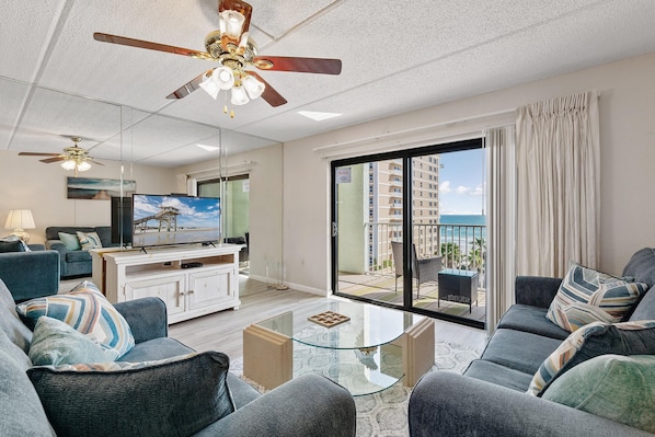 Condo, 1 Queen Bed (Ocean Terrace Club 601) | Living area
