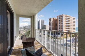 Appartamento, 1 letto queen (Ocean Terrace Club 601) | Parco della struttura