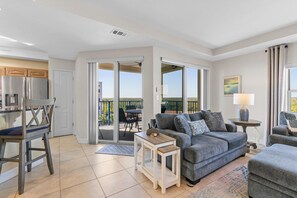 Lägenhet - flera sängar (Oceanwalk 13-507) | Vardagsrum | Tv