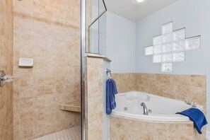 Condo, Multiple Beds (Oceanwalk 13-507) | Bathroom
