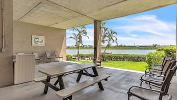 Condo, 1 King Bed (Sea Club #6 - Footprints in the Sand) | Outdoor dining