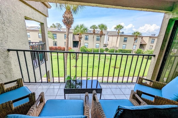 Condo, 1 King Bed (Sea Club #6 - Footprints in the Sand) | Property grounds