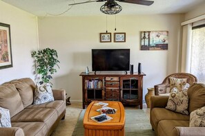 Condo, 1 King Bed (Sea Club #6 - Footprints in the Sand) | Living area - Sea Club #6 - Footprints in the Sand (Indian Shores)