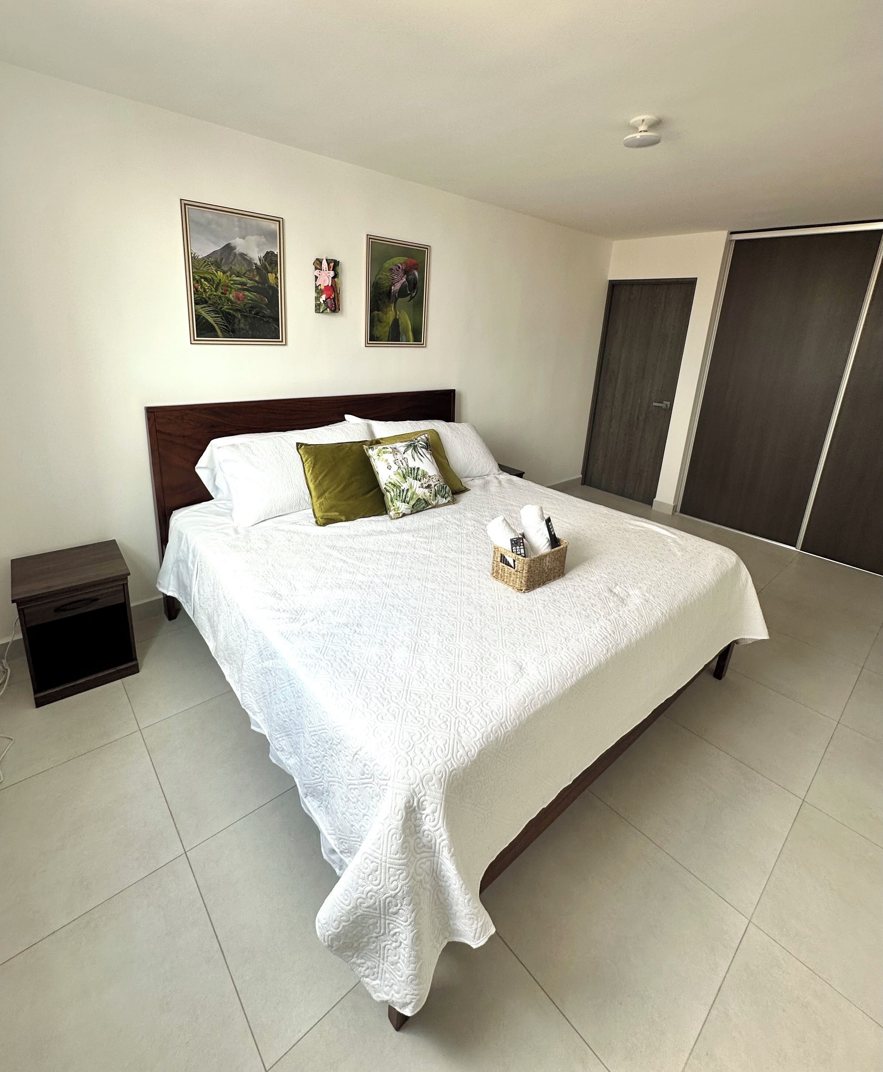 2 Schlafzimmer, Bügeleisen/Bügelbrett, kostenloses WLAN, Bettwäsche