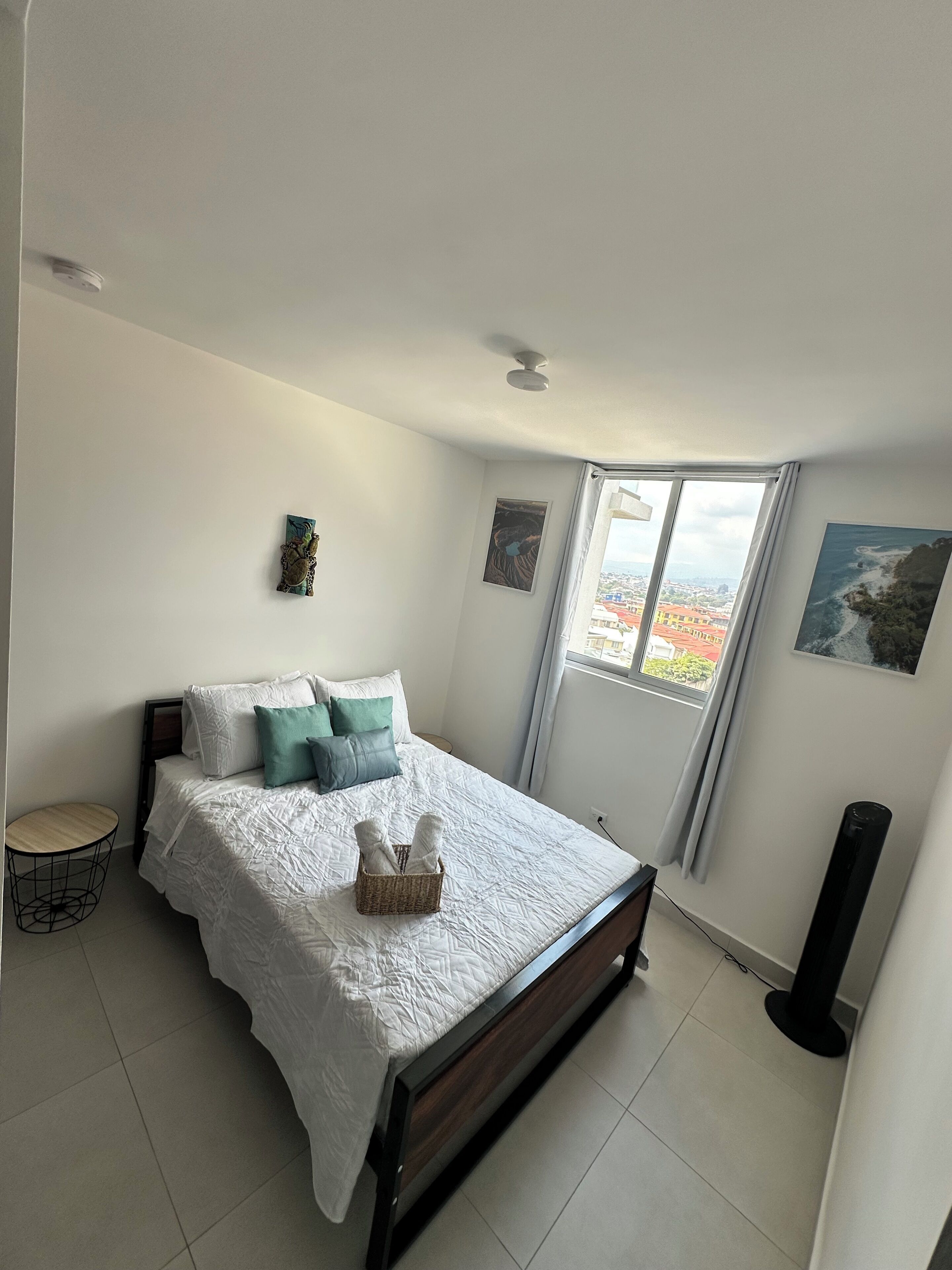 2 soverom, strykejern/-brett, wi-fi (inkludert) og sengetøy