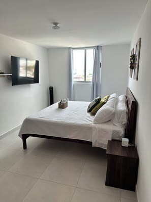 2 chambres, fer et planche à repasser, Wi-Fi gratuit, draps fournis