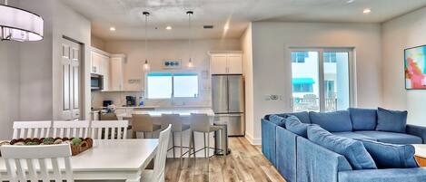 House, Multiple Beds (Azul Townhomes A5) | Living area