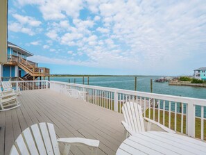 Studio (4 Bedrooms) | Property amenity - Bear's Den by Topsail Realty (Holly Ridge)