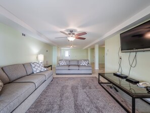Studio (4 Bedrooms) | Property amenity - Bear's Den by Topsail Realty (Holly Ridge)