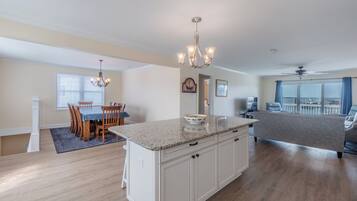 Studio (4 Bedrooms) | Property amenity