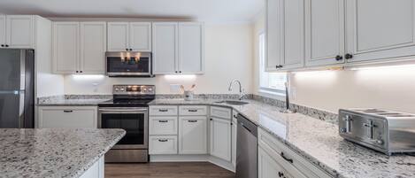 Studio (4 Bedrooms) | Property amenity