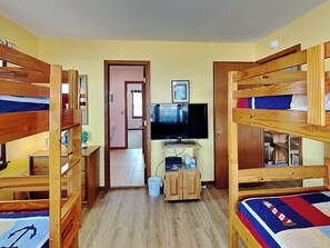 Studio (4 Bedrooms) | Property amenity