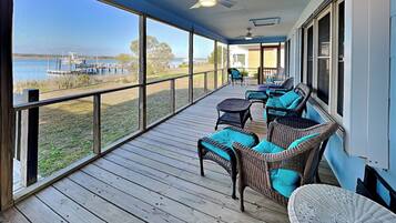 Studio (3 Bedrooms) | Property amenity