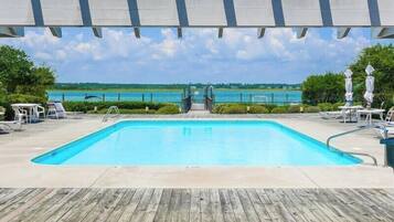 Studio (3 Bedrooms) | Property amenity