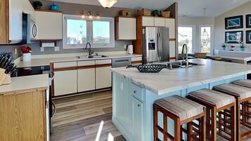 Studio (3 Bedrooms) | Property amenity