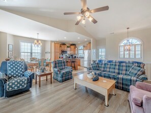 Studio (4 Bedrooms) | Property amenity