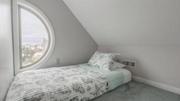 Studio (2 Bedrooms) | Property amenity