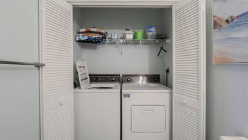 Studio (2 Bedrooms) | Property amenity