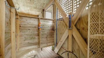 Studio (2 Bedrooms) | Property amenity