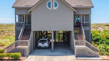 Studio (2 Bedrooms) | Property amenity