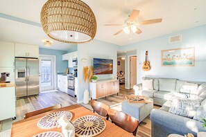 House, Multiple Beds (Shore La Vie) | Living area - Shore La Vie (Treasure Island)