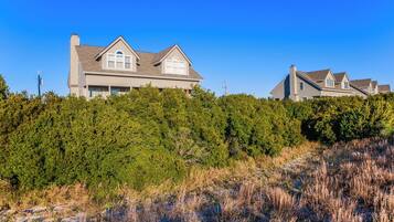 Studio (2 Bedrooms) | Property amenity