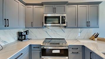 Studio (2 Bedrooms) | Property amenity