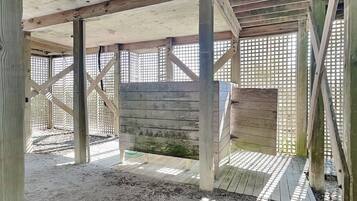 Studio (2 Bedrooms) | Property amenity