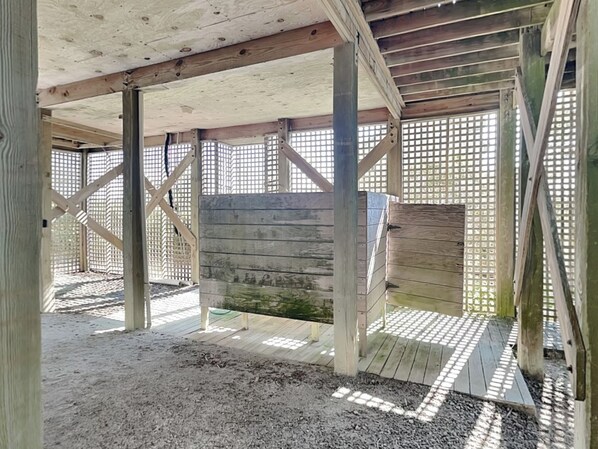 Studio (2 Bedrooms) | Property amenity