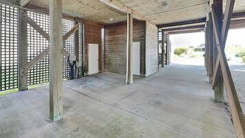 Studio (2 Bedrooms) | Property amenity