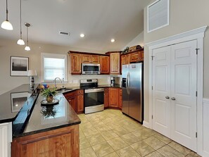 Studio (4 Bedrooms) | Property amenity - Jolly Dave's by Topsail Realty (Holly Ridge)