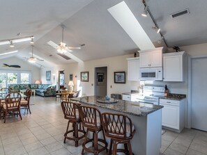 Estudio (4 Bedrooms) | Servicio de la propiedad