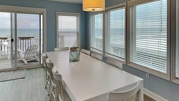 Studio (4 Bedrooms) | Property amenity