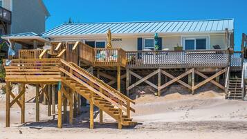 Studio (3 Bedrooms) | Property amenity