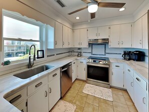 Studio (3 Bedrooms) | Tiện nghi, dịch vụ nơi lưu trú