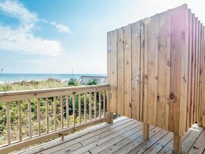 Studio (3 Bedrooms) | Property amenity