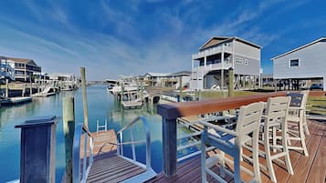 Studio (3 Bedrooms) | Property amenity