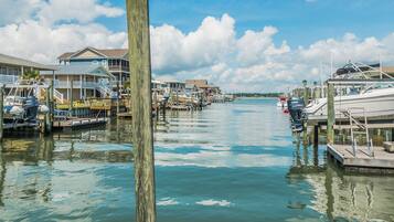 Studio (3 Bedrooms) | Property amenity