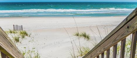 Studio (3 Bedrooms) | Property amenity