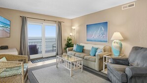 คอนโด, เตียงควีนไซส์ 1 เตียง และโซฟาเบด (Sea Coast Gardens II 301) | บริเวณนั่งเล่น