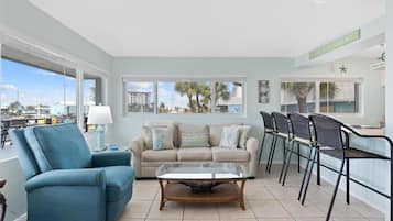 Condo, 1 King Bed with Sofa bed (Crescent Shore 201) | Living area