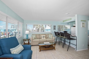 Living area - Crescent Shore 201 (Fort Myers Beach)