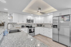 公寓式客房, 多张床 (Sea Club #46 - Coastal Gem) | 私人厨房 | 烤箱、烤面包机