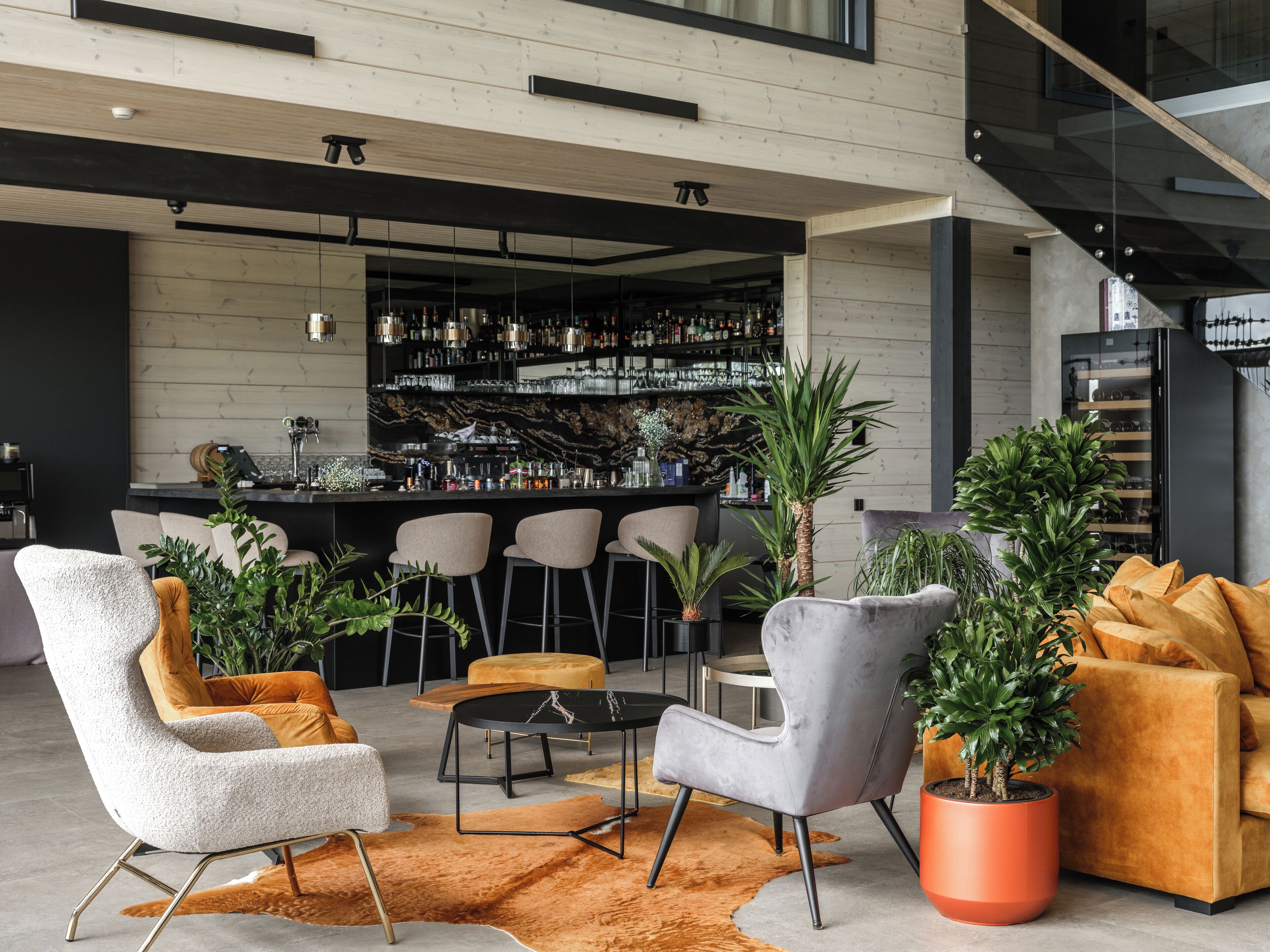 Lobby lounge