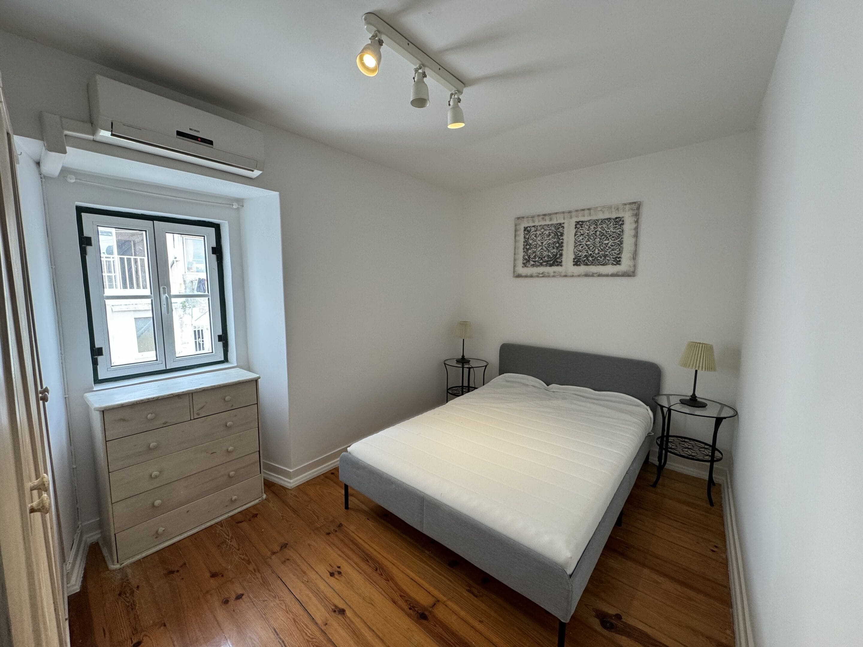 Apartament clàssic, bany privat, vistes a la ciutat (Rossio Terrace) | 2 dormitoris, planxa i posts de planxar i wifi gratuïta 