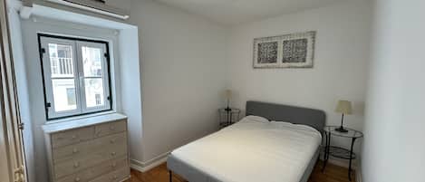 Classic Apartment, Private Bathroom, City View (Rossio Terrace) | 2 bedrooms, iron/ironing board, free WiFi