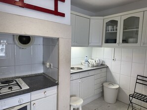 Classic-lejlighed - privat badeværelse - byudsigt (Rossio Terrace) | Fælleskøkken